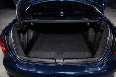Novosibirsk, Rusya - 25 Ocak 2019: Volkswagen Jetta, bagajı, önden görünüm close-up. Fotoğraf üzerinde bir park Novosibirs içinde modern bir araba