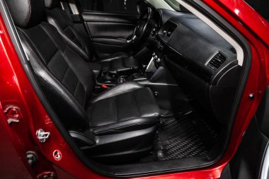 Novosibirsk, Rusya - 30 Ocak 2019: Mazda Cx-5, pano, rears ve direksiyon simidi close-up. Fotoğraf üzerinde bir park Novosibirs içinde modern bir araba