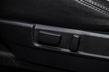 Novosibirsk, Rusya - 30 Ocak 2019: Mitsubishi Outlander, yan kapı düğmeleri close-up. Fotoğraf üzerinde bir park Novosibirs içinde modern bir araba