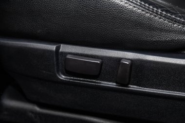 Novosibirsk, Rusya - 30 Ocak 2019: Mitsubishi Outlander, düğmeleri close-up. Fotoğraf üzerinde bir park Novosibirs içinde modern bir araba