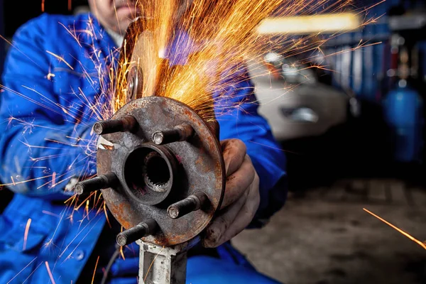 Close Car Mechanic Using Metal Grinder Cut Car Part Auto — Stock Photo, Image