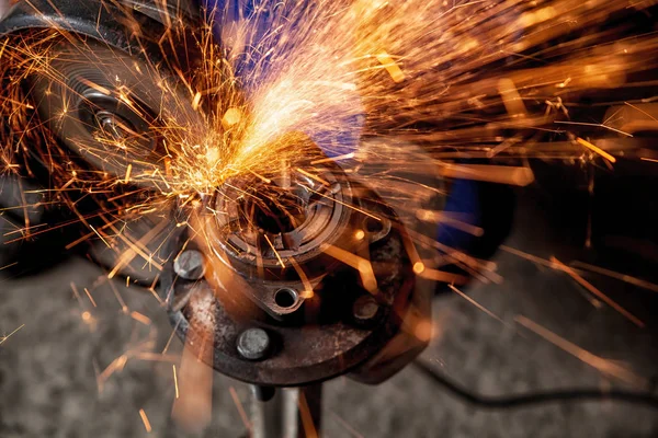 Young Man Welder Grinder Metal Angle Grinder Workshop Sparks Fly — Stock Photo, Image