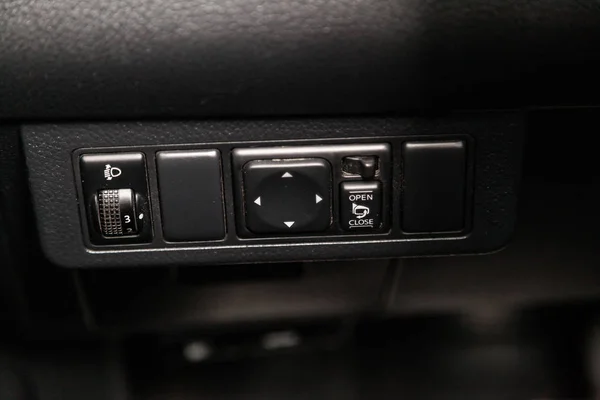 新西比尔斯克 俄罗斯 2019年2月1日 日产提达 特写按钮 前大灯调整按钮 在新西比尔停车场拍摄一辆现代汽车 — 图库照片