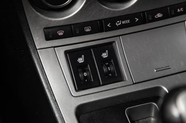 Novosibirsk, Rusya - 05 Şubat 2019: Mazda 3, düğmeleri close-up: ayar düğmeleri koltuk. Fotoğraf üzerinde bir park Novosibirs içinde modern bir araba