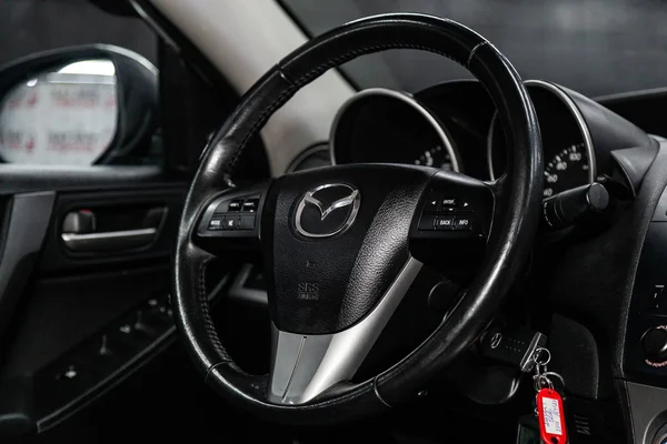 Novosibirsk Rusia Febrero 2019 Mazda Primer Plano Del Salpicadero Velocímetro —  Fotos de Stock