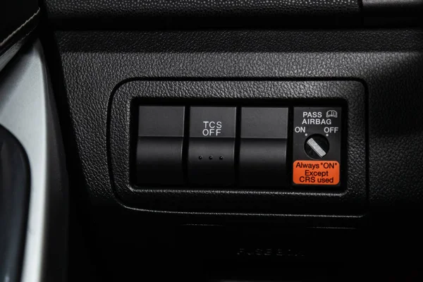 新西比尔斯克 俄罗斯 2019年2月5日 马自达 特写安全气囊按钮 Tlc 在新西比尔停车场拍摄一辆现代汽车 — 图库照片