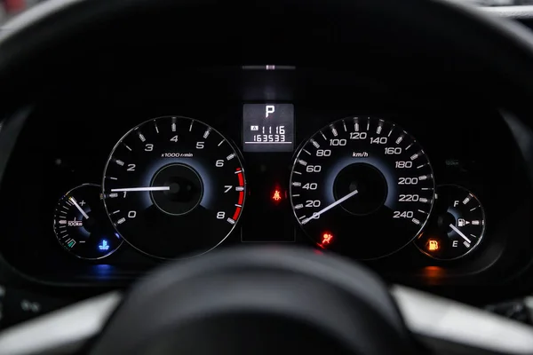 Novosibirsk Ryssland Februari 2019 Subaru Outback Närbild Instrumentpanelen Hastighetsmätare Och — Stockfoto