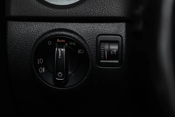 新西比尔斯克 俄罗斯 2019年2月5日 Tiguan 特写按钮 侧镜调整按钮 在新西比尔停车场拍摄一辆现代汽车 — 图库照片