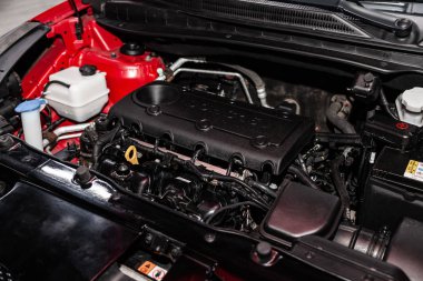 Novosibirsk, Rusya - 05 Şubat 2019: Hyundai IX-35, motoru, ön görünüm close-up. Fotoğraf üzerinde bir park Novosibirs içinde modern bir araba