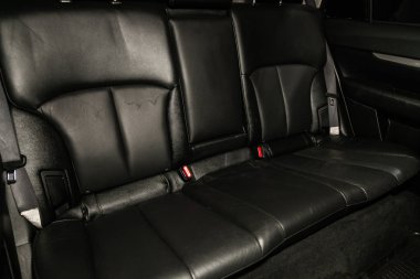 Novosibirsk, Rusya - 08 Şubat 2019: Subaru Outback, arka koltuklar close-up. Fotoğraf üzerinde bir park Novosibirs içinde modern bir araba