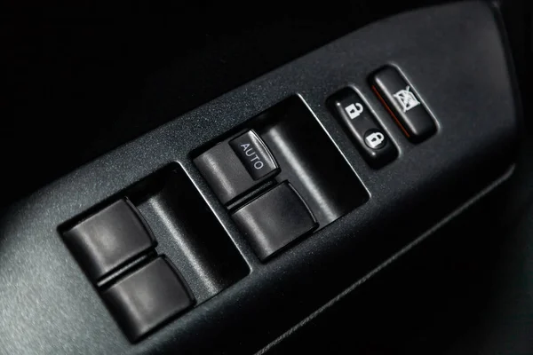 ノヴォシビルスク ロシア連邦 2019 トヨタ Rav サイドボタン ドアのクローズ アップ ウィンドウ調整ボタン ドアをロック — ストック写真