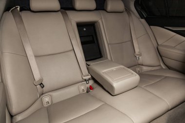 Novosibirsk, Rusya - 10 Şubat 2019: Infiniti Q50, arka koltuklar close-up. Fotoğraf üzerinde bir park Novosibirs içinde modern bir araba