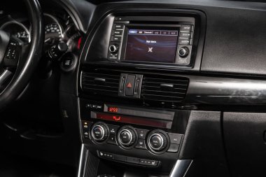 Novosibirsk, Rusya - 15 Şubat 2019: Mazda Cx-5, yakın-up tablonun, üfleyici, Klima, oyuncu düzeltilmesi. Fotoğraf üzerinde bir park Novosibirs içinde modern bir araba