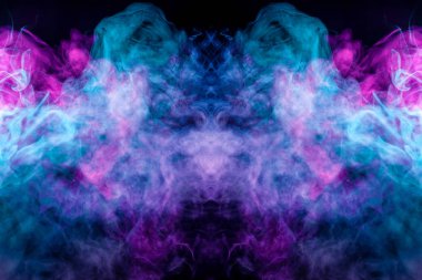 Kabarık Puffs mavi ve pembe bir kafatası, canavar, dragon siyah arka plan üzerinde şeklinde sis ve duman. Fantezi elbise için baskı: t-shirtler, tişörtü