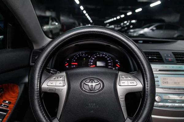Nowosybirsk Rosja Lutego 2019 Toyota Camry Szczelnie Góry Pulpitu Nawigacyjnego — Zdjęcie stockowe