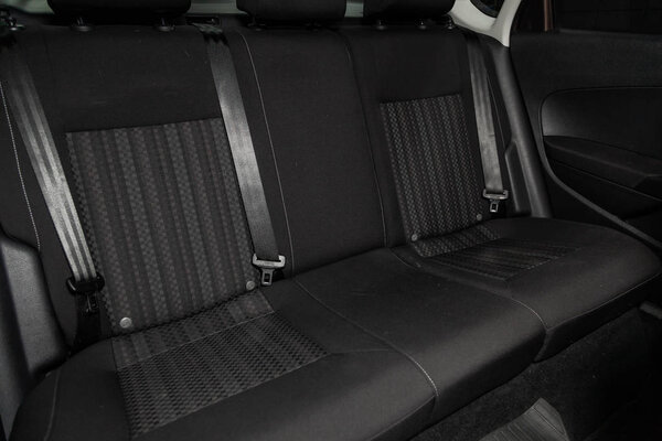 Новосибирск, Россия - 15 февраля 2019 года: Volkswagen Polo, крупный план задних сидений. Фотография современного автомобиля на парковке в Новосибирске
