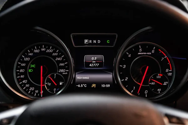 Одесса Російська Федерація Лютого 2019 Mercedes Класу Закри Dashboard Спідометра — стокове фото