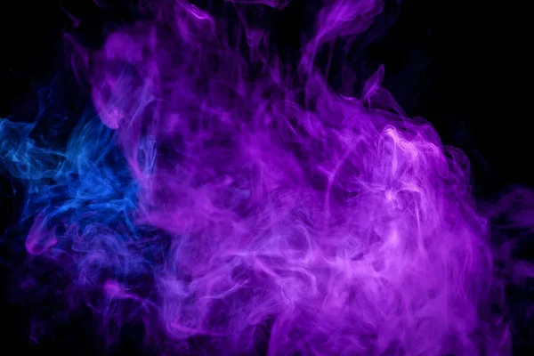 Arte Abstracto Color Púrpura Humo Azul Sobre Fondo Negro Aislado — Foto de Stock