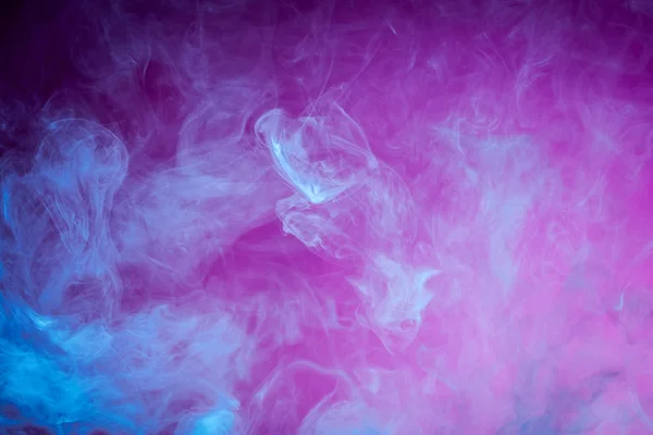 Fumaça Azul Multicolorida Densa Fundo Isolado Rosa Antecedentes Torneira Fumo — Fotografia de Stock