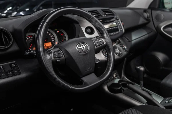 Nowosybirsk Rosja Marca 2019 Toyota Rav Szczelnie Góry Pulpitu Nawigacyjnego — Zdjęcie stockowe