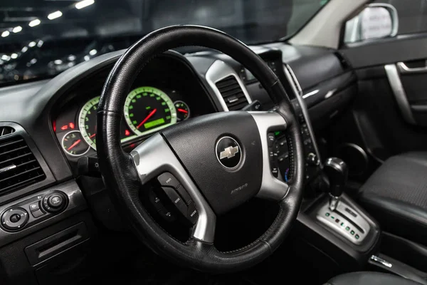 Novosibirsk Ryssland Mars 2019 Chevrolet Captiva Close Instrumentpanelen Hastighetsmätare Varvräknare — Stockfoto
