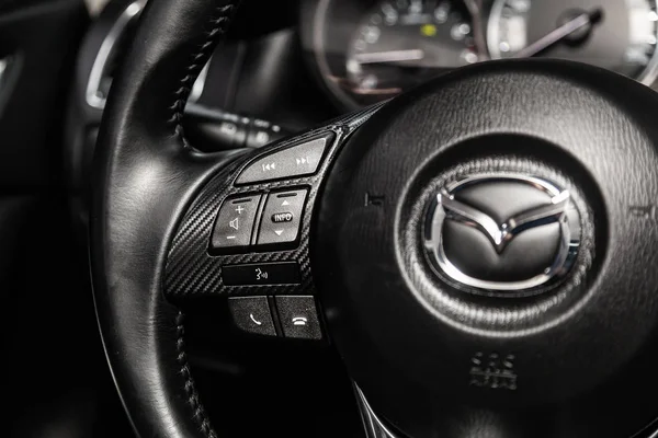 Nowosybirsk Rosja Marca 2019 Mazda Szczelnie Góry Multiwheel Przyciskami Głośności — Zdjęcie stockowe