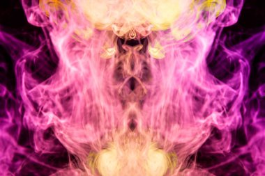 Soyut sanat pembe renkli ve arka plan siyah sarı duman izole. Koyu arka plan üzerinde renkli duman durdurmak