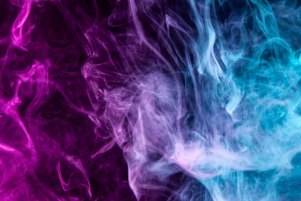 Πυκνοί Καπνοί Πολύχρωμα Μπλε Και Ροζ Χρώματα Μαύρο Φόντο Απομονωμένες — Φωτογραφία Αρχείου
