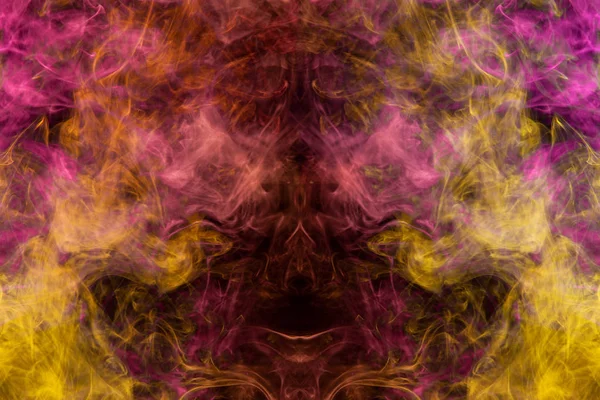 Nuvem Rosa Amarela Fumaça Fundo Isolado Preto Forma Crânio Monstro — Fotografia de Stock
