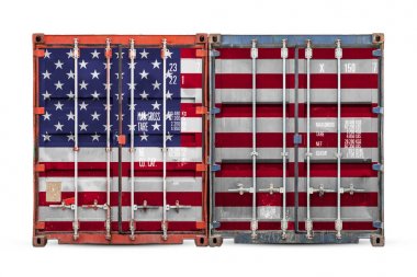 Abd ihracat-ithalat ve malların ulusal teslimat kavramı. Beyaz izole arka plan üzerinde ABD ulusal bayrağı ile konteyner yakın çekim.