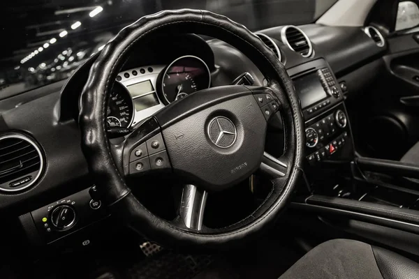 Novosibirsk Ryssland Maj 2019 Mercedes Klass Närbild Instrumentbrädan Hastighetsmätare Varvräknare — Stockfoto