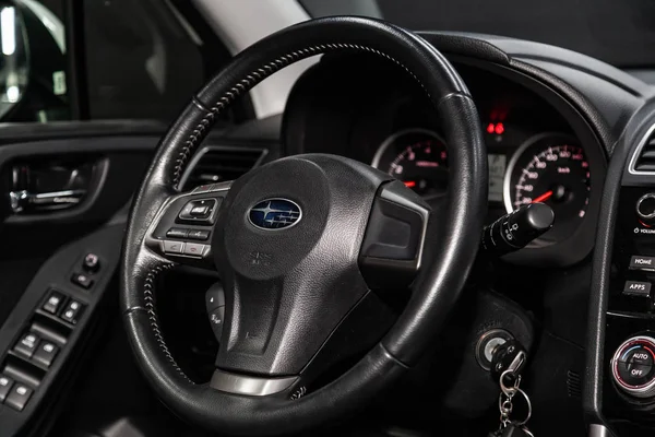 Novoszibirszk Oroszország Május 2019 Subaru Forester Közelről Műszerfal Sebességmérő Fordulatszámmérő — Stock Fotó