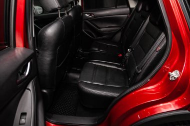 Novosibirsk, Rusya - 15 Mayıs 2019: Mazda Cx-5,arka koltukların yakın çekim. Novosibirs bir otoparkta modern bir araba Fotoğraf