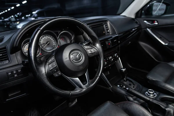 Novosibirsk Ryssland Maj 2019 Mazda Närbild Instrumentbrädan Hastighetsmätare Varvräknare Och — Stockfoto