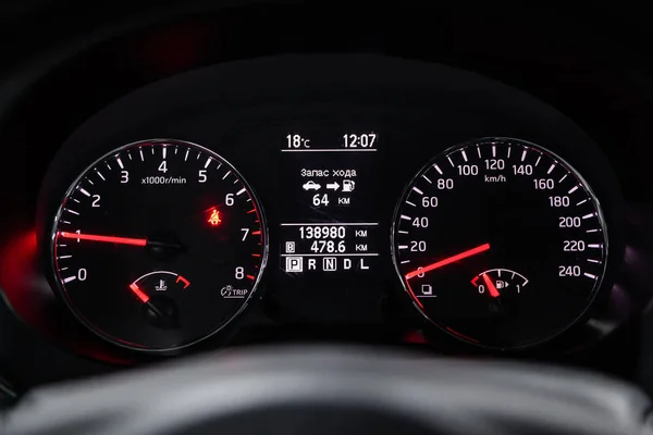 Novosibirsk Russia May 2019 Nissan Xtrail Close Dashboard Speedometer Tachometer — Stock Photo, Image