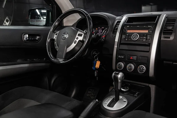 Novosibirsk Ryssland Maj 2019 Nissan Xtrail Närbild Instrumentbrädan Hastighetsmätare Varvräknare — Stockfoto