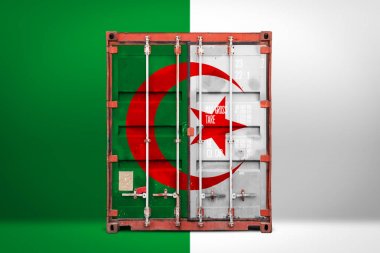  Cezayir ihracat-ithalat, konteyner taşıma ve malların ulusal teslimat kavramı. Cezayir devletinin ulusal bayrağı ile taşıma konteyner, ön görüntülemek