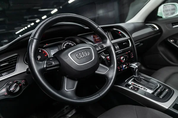 Novosibirsk Rusia Mayo 2019 Audi Primer Plano Del Salpicadero Velocímetro — Foto de Stock