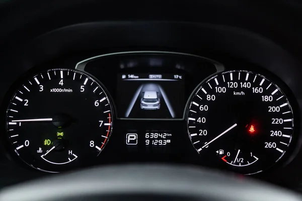 Novosibirsk Ryssland Maj 2019 Nissan Pathfinder Närbild Instrumentbrädan Hastighetsmätare Och — Stockfoto