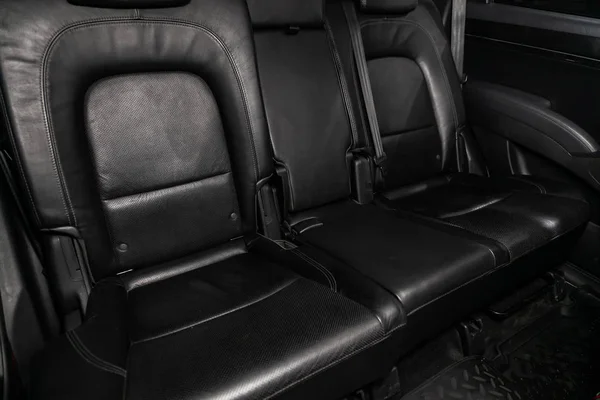 Nahaufnahme Des Schwarzen Innenraums Rücksitze Und Sicherheitsgurte — Stockfoto