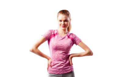 Beyaz arka plan, fitness konsepti üzerinde spor egzersizleri. Rahat spor genç kadın gülümseyen ve beyaz izole arka plan üzerinde poz