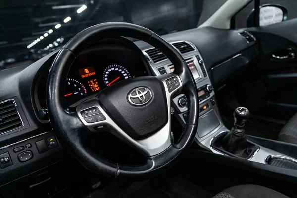 Novosibirsk Rusya Mayıs 2019 Toyota Avensis Gösterge Panelinin Yakın Çekim — Stok fotoğraf