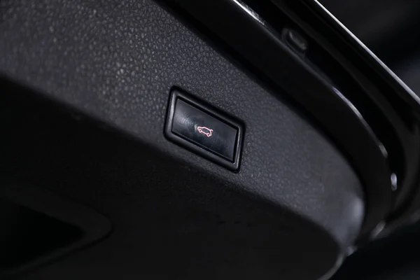 Novosibirsk Russia May 2019 Volkswagen Touareg Close Trunk Release Button — Stock Photo, Image