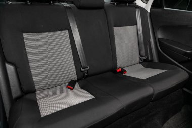 Novosibirsk, Rusya - 04 Haziran 2019: Volkswagen Polo, siyah arka koltukların yakın çekim. Modern bir iç araba Fotoğrafçılığı. 