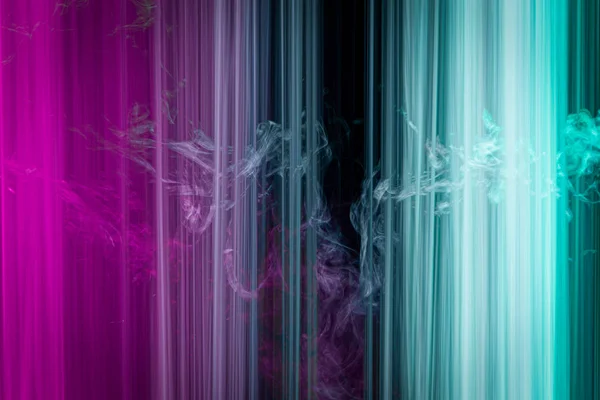 抽象的な青とピンクのネオンの光る交差線パターン カラフルなネオン輝く光の形の暗い背景 — ストック写真