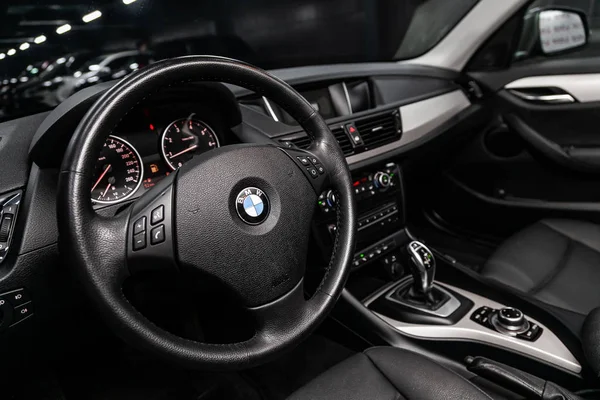 Novosibirsk Ryssland Juni 2019 Bmw Närbild Instrumentbrädan Hastighetsmätare Och Varvräknare — Stockfoto