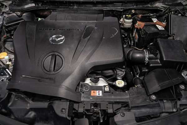 Novosibirsk Rusko Červen 2019 Mazda Blízko Motoru Pohled Zepředu Spalovací — Stock fotografie