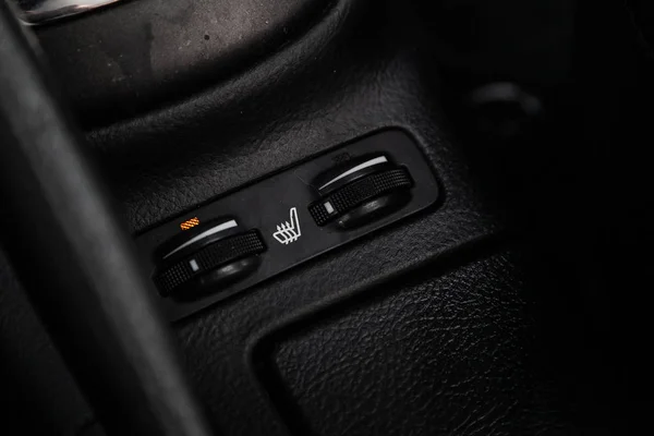Νοβοσιμπίρσκ Ρωσία Ιουνίου 2019 Toyota Avensis Κοντινό Κουμπί Θέρμανσης Καθισμάτων — Φωτογραφία Αρχείου