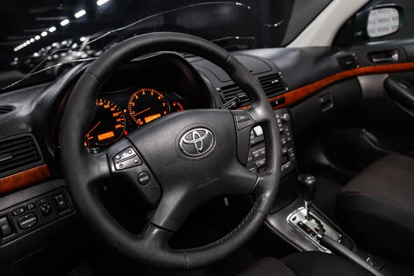 Novosibirsk Oroszország Június 2019 Toyota Avensis Közeli Fel Műszerfal Sebességmérő — Stock Fotó