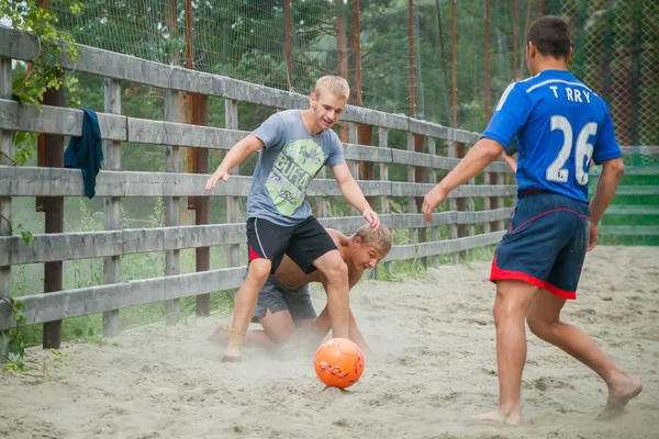 Altai Ryssland Augusti 2018 Unga Tonåringar Spelar Fotboll Ung Atletisk — Stockfoto